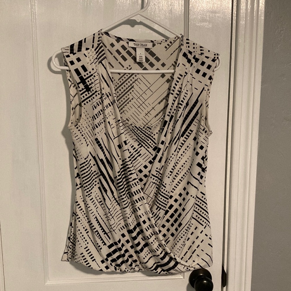 ✴️🟡White House Black Market Wrap Style Sleeveless Blouse